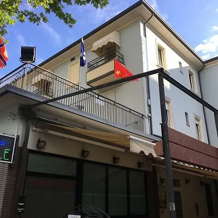 Szálloda Ideale Young People Under 40