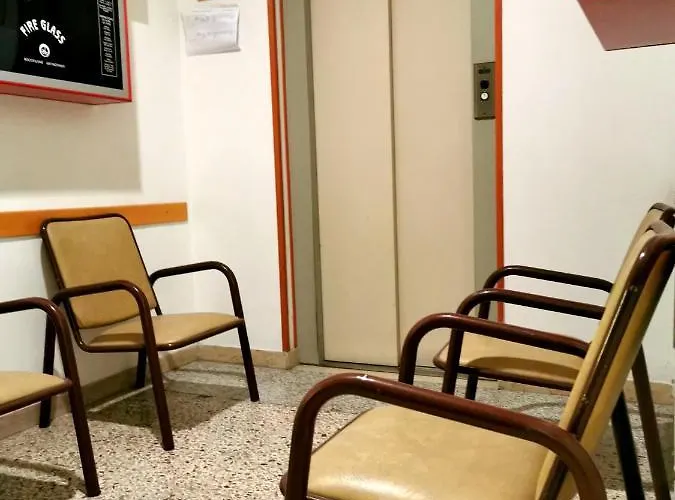 호텔 Ideale Young People Under 40 2*