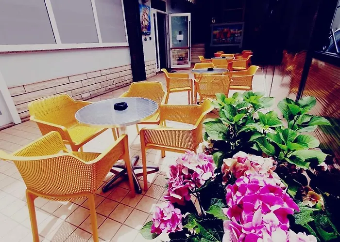 מלון Ideale Young People Under 40