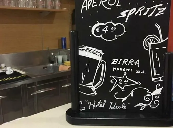 Ideale Young People Under 40