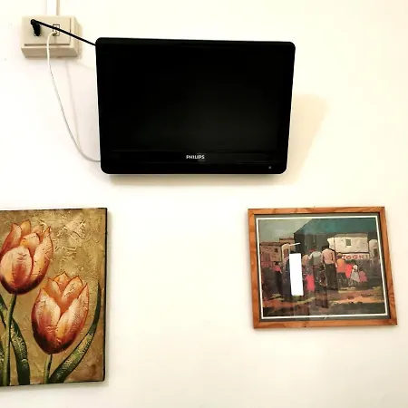 Ideale Young People Under 40