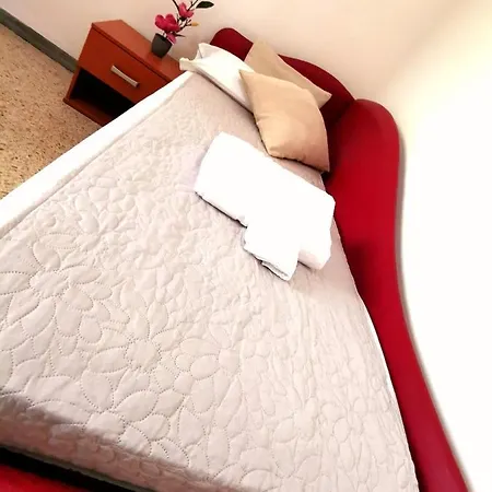 Ideale Young People Under 40 ホテル リミニ