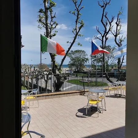 Otel Ideale Young People Under 40 Rimini