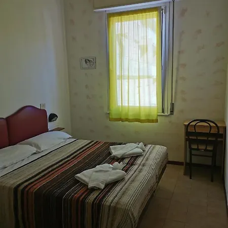 Ideale Young People Under 40 2*