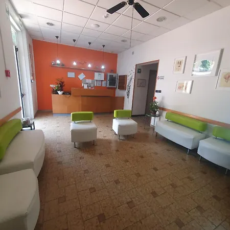 Ideale Young People Under 40 2* リミニ