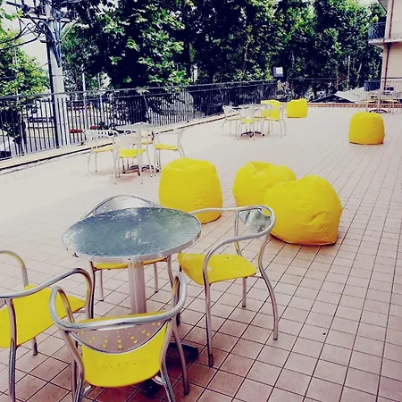 Ideale Young People Under 40 2* リミニ