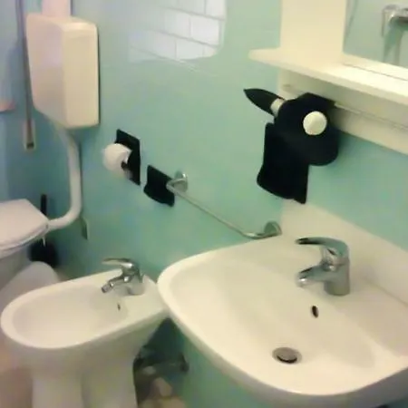 Ideale Young People Under 40