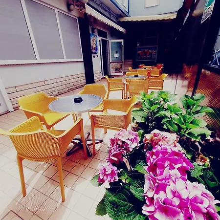 Hotel Ideale Young People Under 40