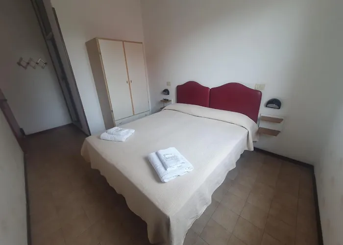 Ideale Young People Under 40 2*