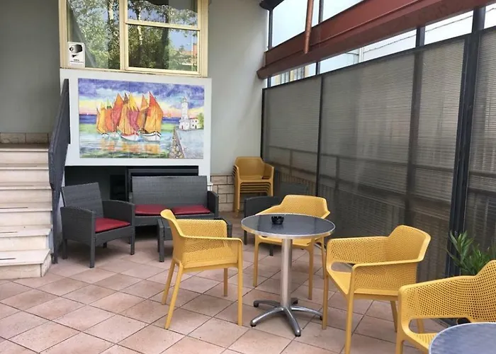 Hotel Ideale Young People Under 40